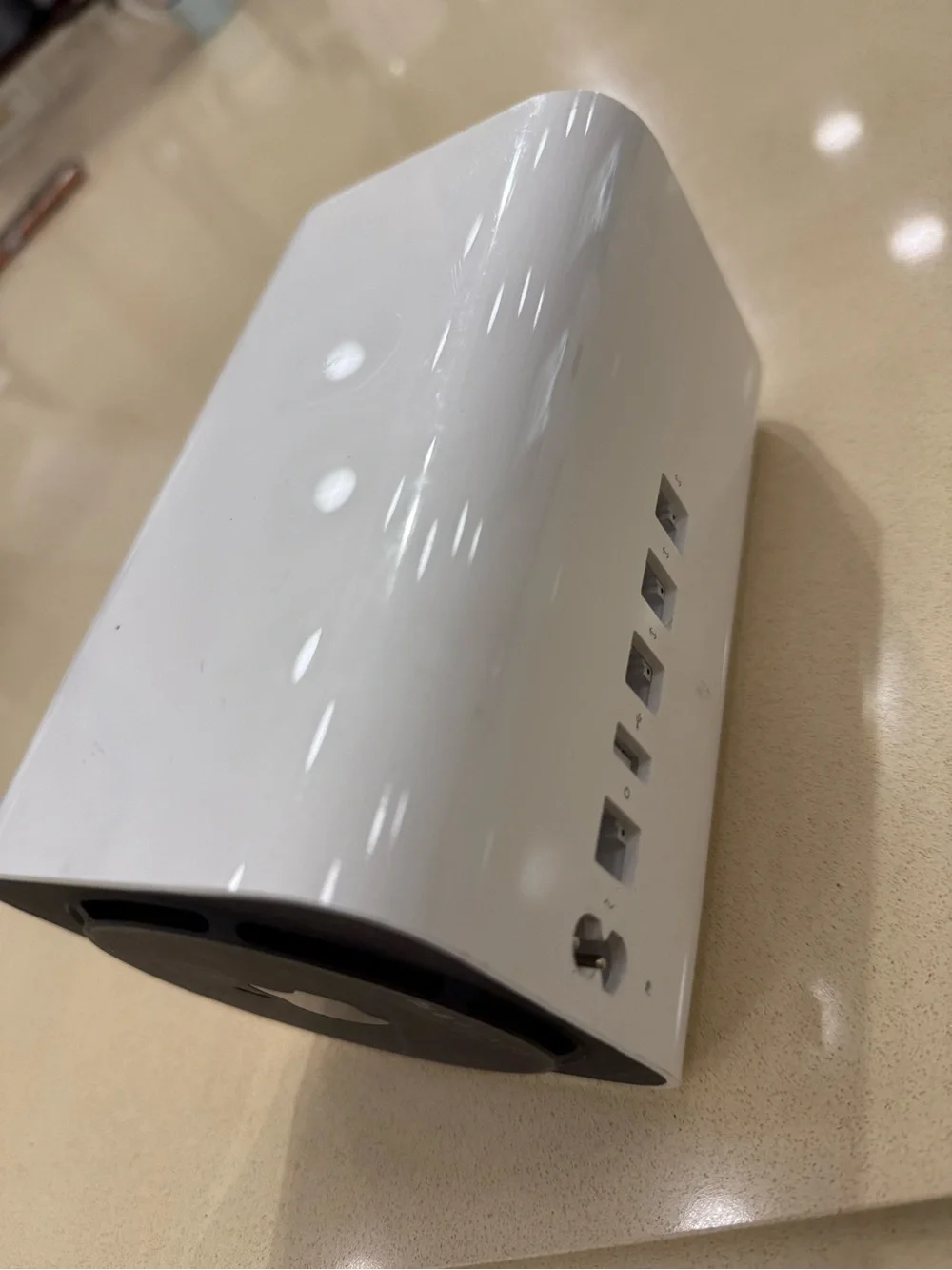 Apple White Tower Wireless Router with Multiple Ethernet Ports